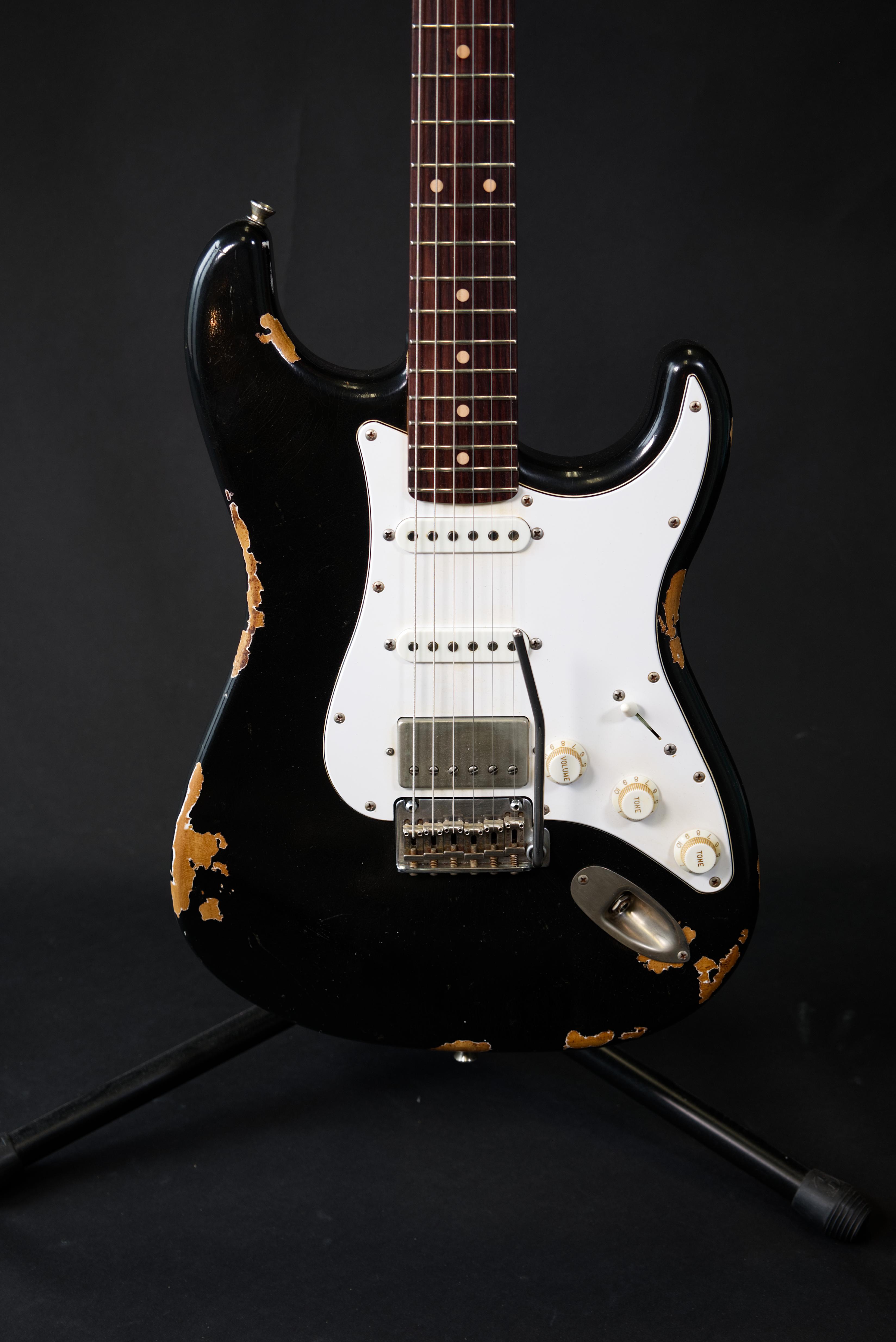 63 HSS - BLACK - MEDIUM AGED thumbnail 3