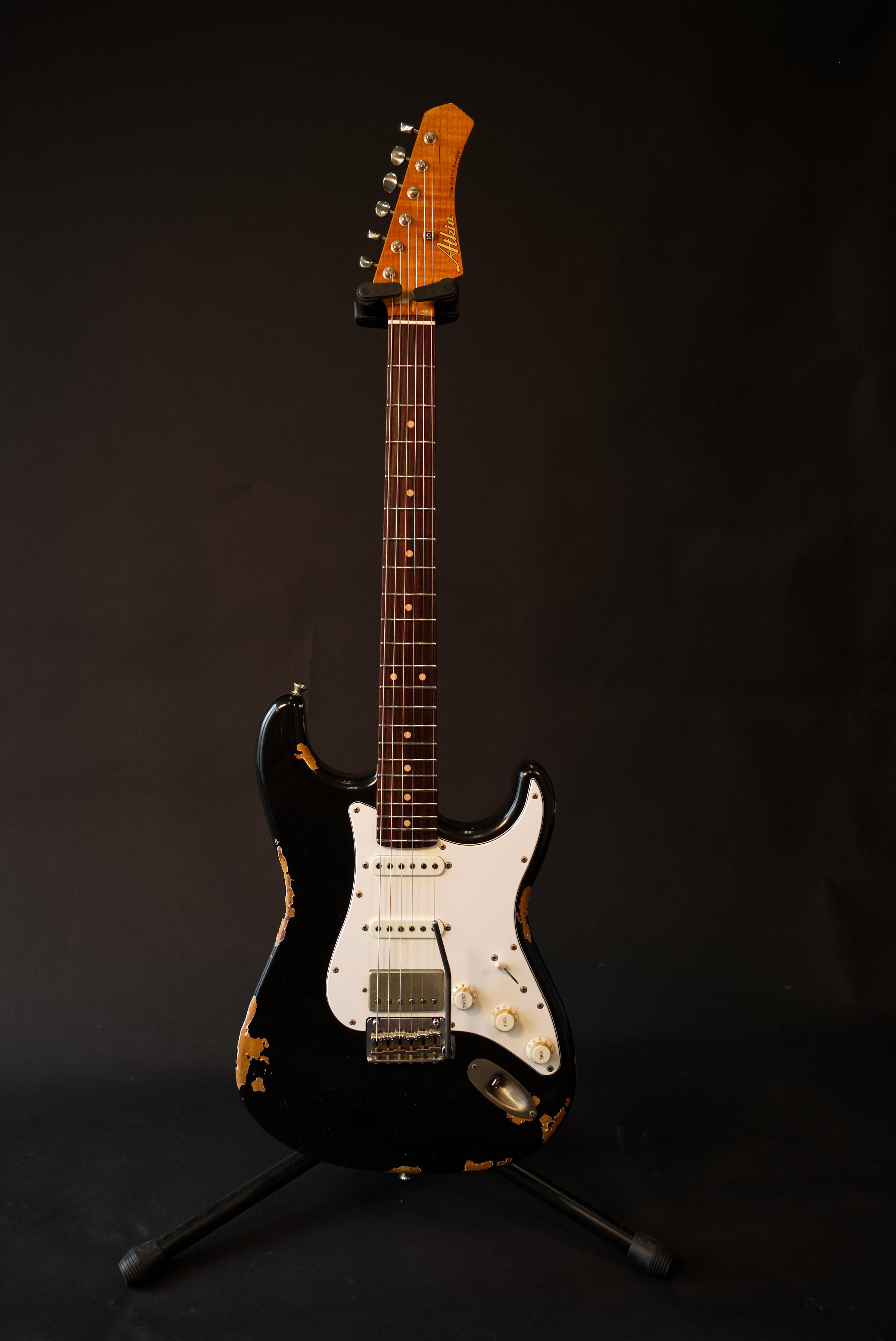 63 HSS - BLACK - MEDIUM AGED