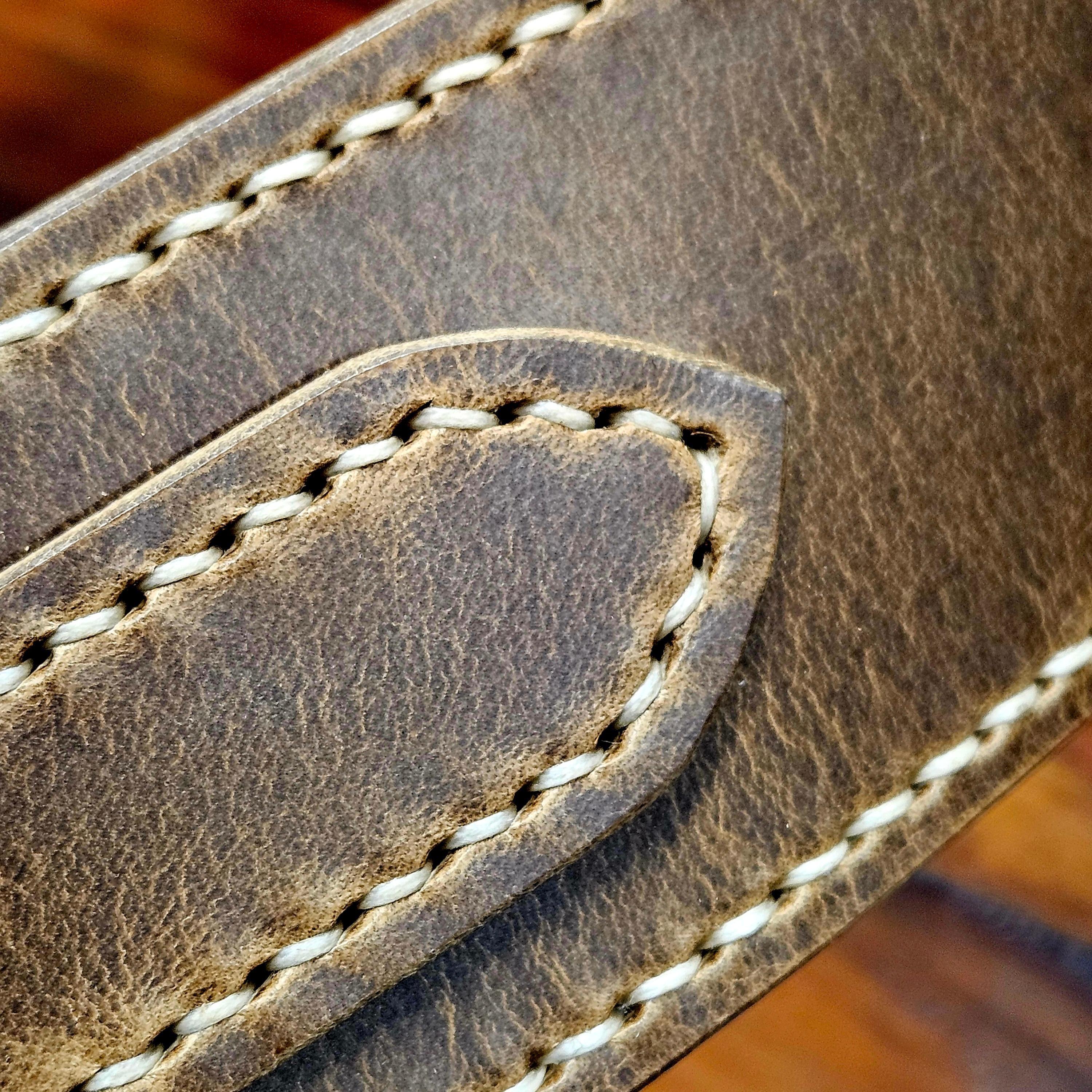 "Wolf" - Hand made and hand stitched leather guitar strap, Taupe & Beige thumbnail 2