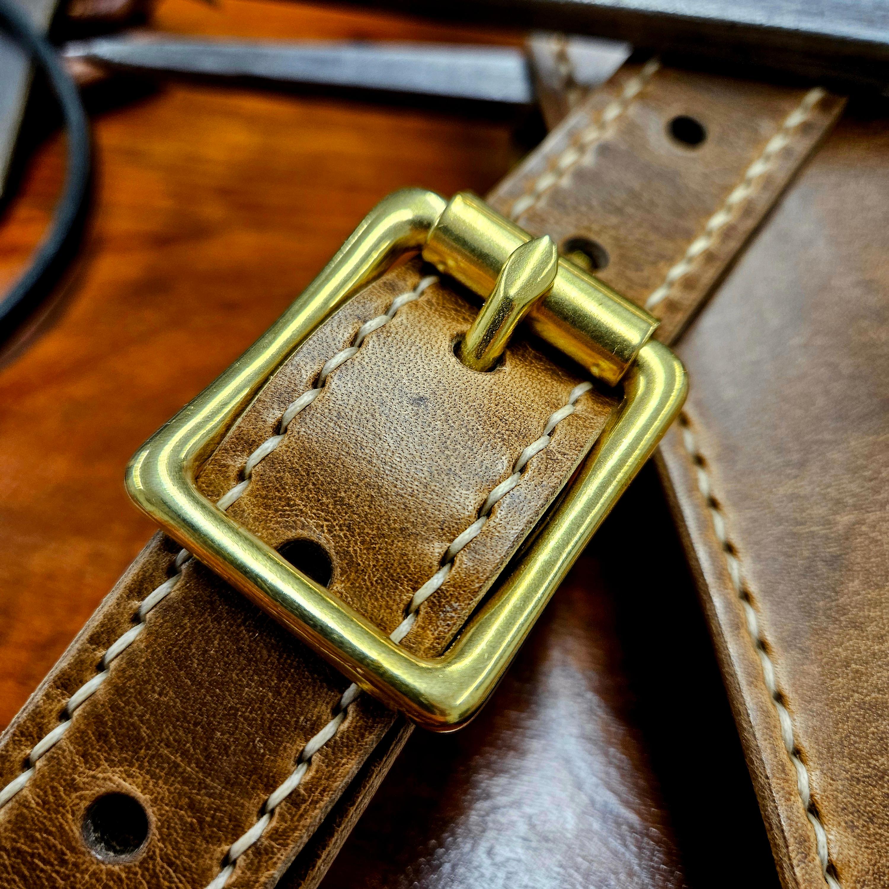 "Wolf" - Hand made and hand stitched leather guitar strap, Taupe & Beige thumbnail 3